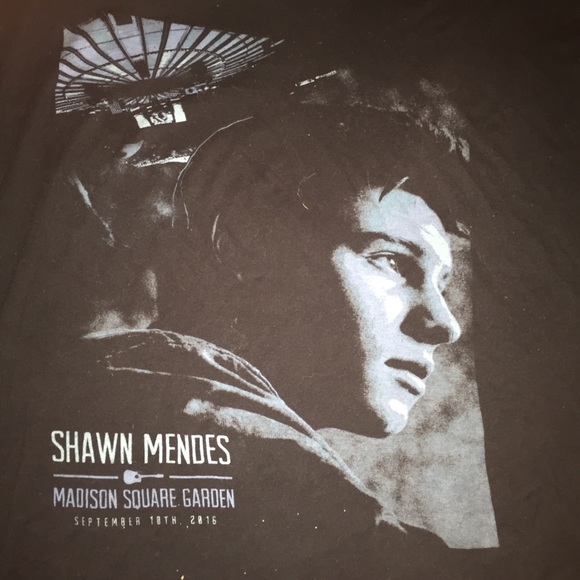 Shawn Mendes MSG Limited Edition T-Shirt - Picture 3 of 3